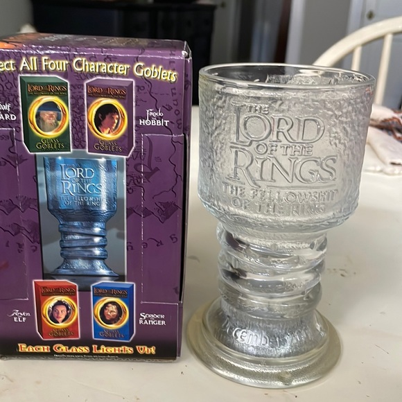 Lord of the Rings glass goblet—Frodo - Picture 2 of 4